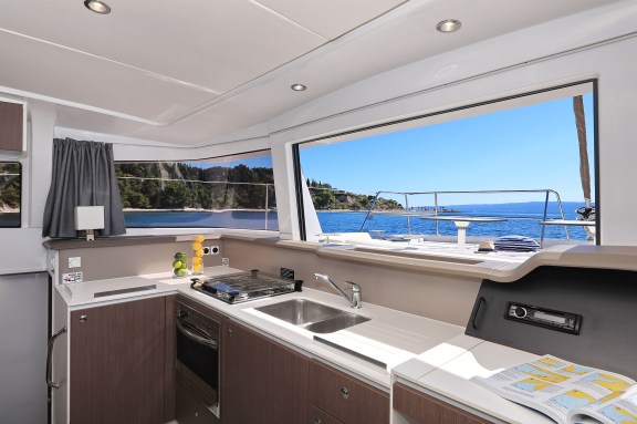 Image of Bisou yacht #15