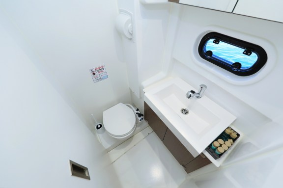 Image of Bisou yacht #17