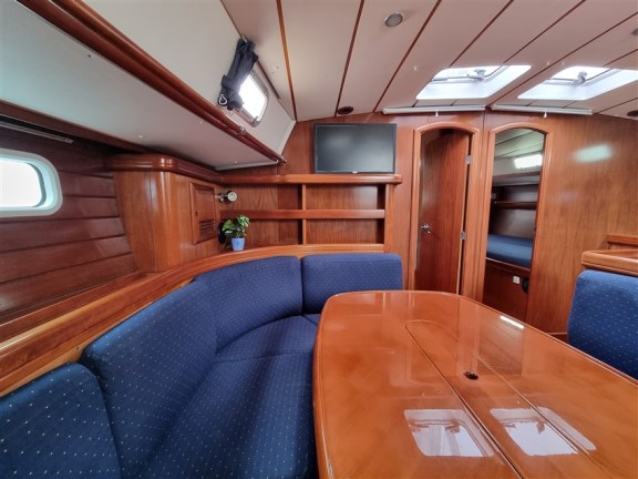 Image of White Lady yacht #5