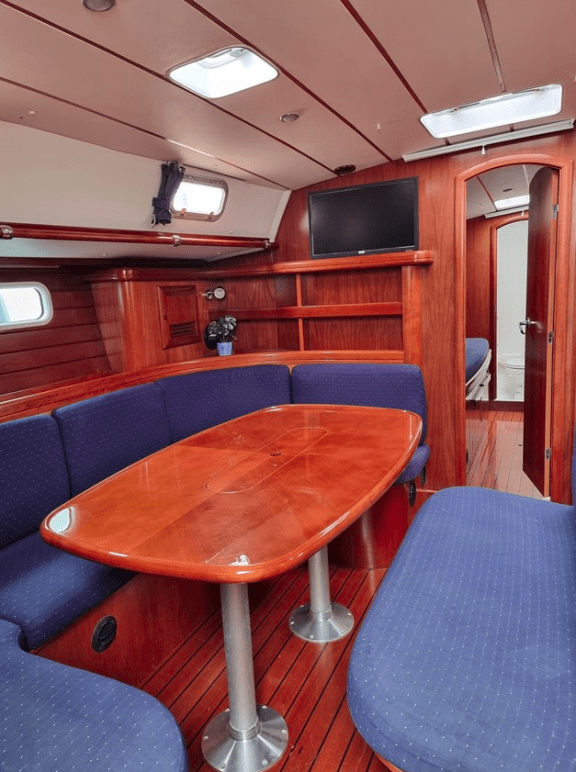 Image of White Lady yacht #4