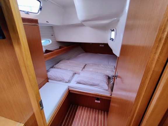 Image of Gin & Tonic yacht #12