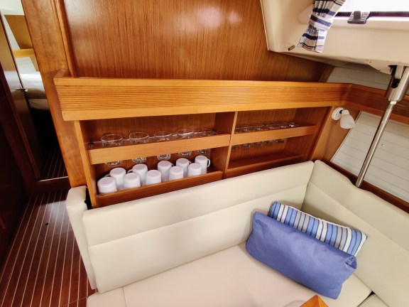 Image of Gin & Tonic yacht #16