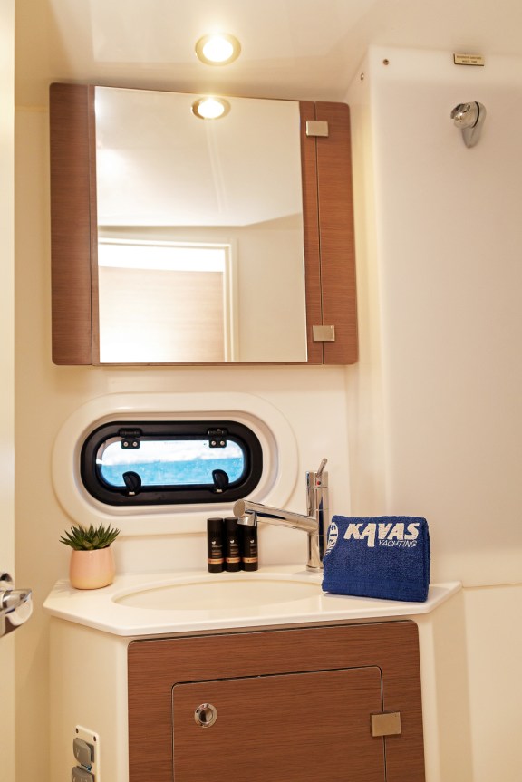 Image of Kos 42.5 yacht #10