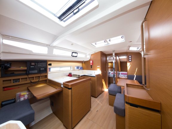 Image of Suncity 4 yacht #6