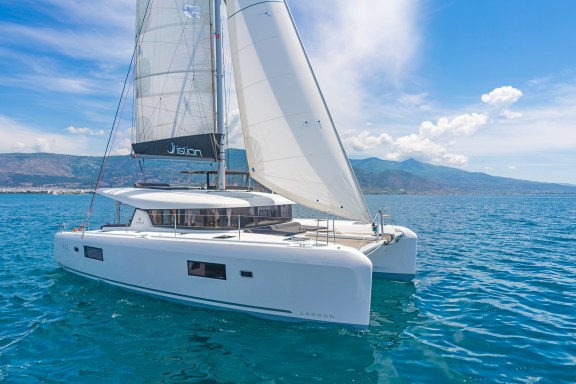 Image of White Pearl yacht #17