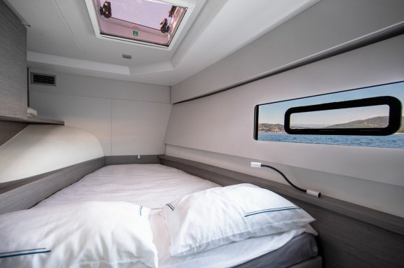 Image of Dana yacht #11