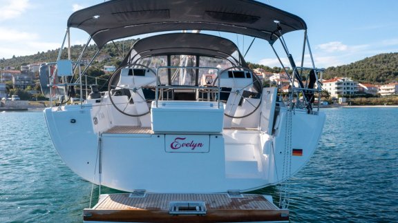 Image of Evelyn yacht #6