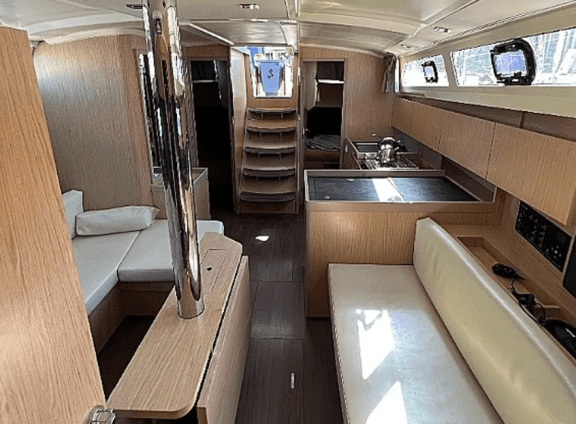 Image of Tikal II yacht #8