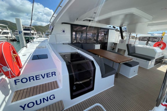 Image of Knotty Cat (Forever Young) yacht #4