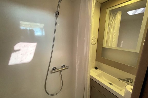 Image of Knotty Cat (Forever Young) yacht #37