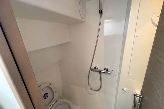 Image of Knotty Cat (Forever Young) yacht #39