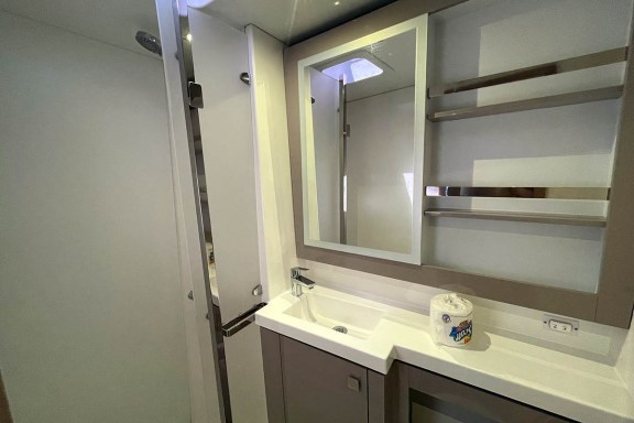 Image of Knotty Cat (Forever Young) yacht #36