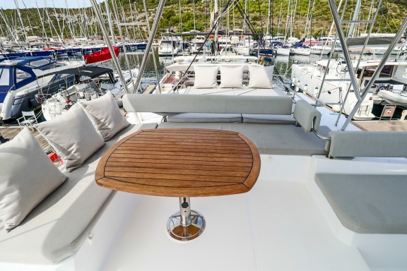 Image of Cyprinus yacht #9