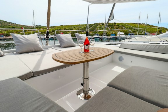 Image of Cyprinus yacht #11