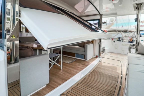 Image of Cyprinus yacht #14