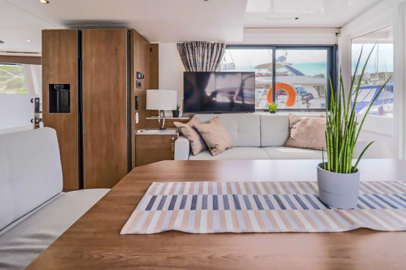 Image of Cyprinus yacht #18