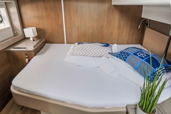 Image of Cyprinus yacht #24