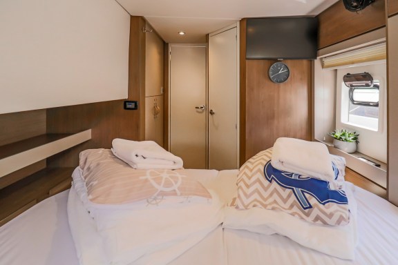 Image of Cyprinus yacht #27