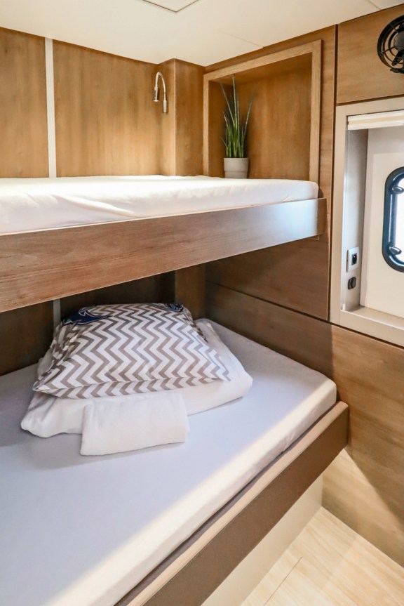 Image of Cyprinus yacht #28