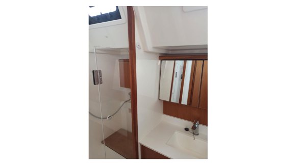 Image of Nutmeg yacht #12