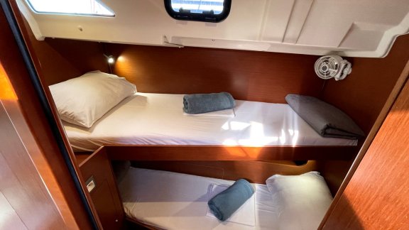 Image of Black Swan yacht #14