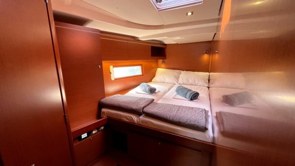 Image of Black Swan yacht #12