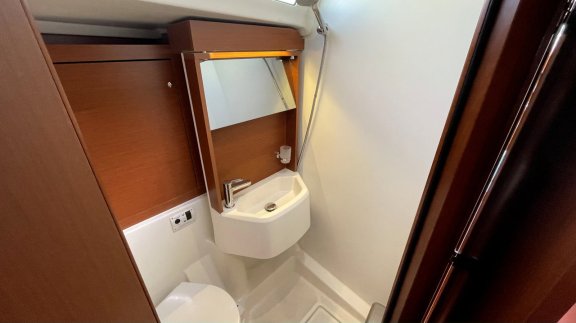 Image of Black Swan yacht #18