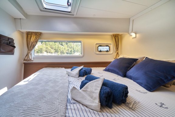 Image of Aura yacht #25