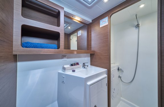 Image of Aura yacht #26