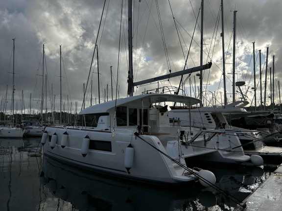 Image of PRESTIGE yacht #5