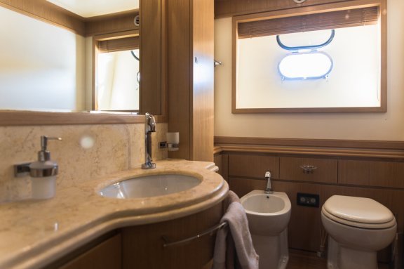 Image of Friend’s boat yacht #27