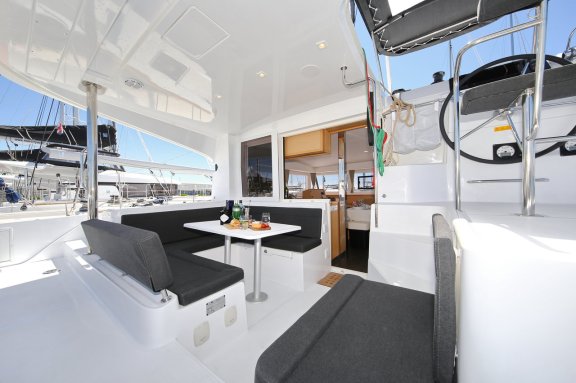 Image of Gin Tonic yacht #10