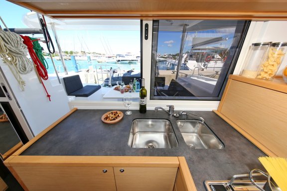 Image of Gin Tonic yacht #16