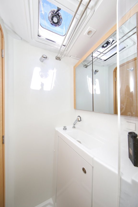 Image of Gin Tonic yacht #24