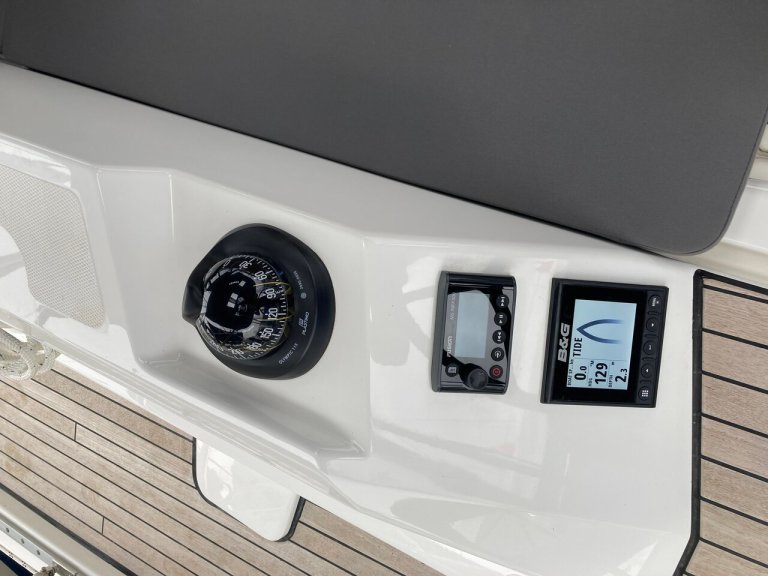 Image of Lizzy yacht #5