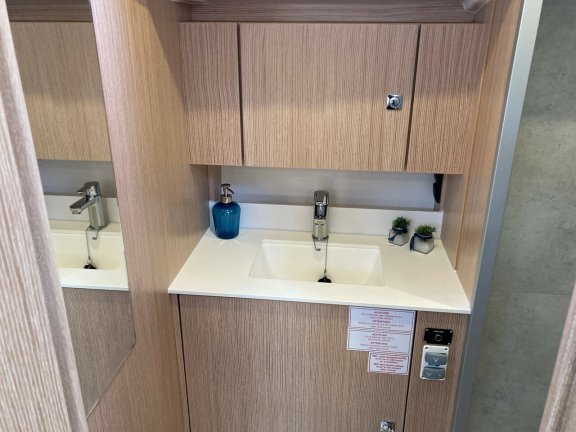 Image of Lizzy yacht #16