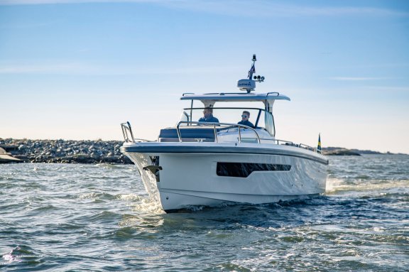 Image of Ruddy yacht #7