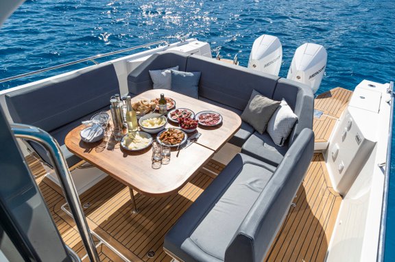 Image of Ruddy yacht #18