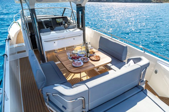 Image of Ruddy yacht #19