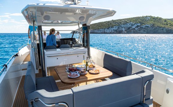 Image of Ruddy yacht #21