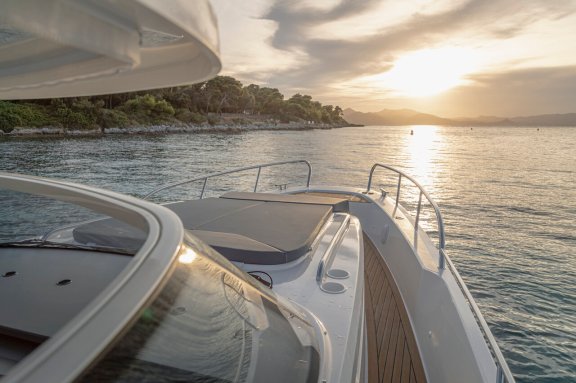 Image of Ruddy yacht #23