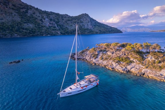 Image of Oracle yacht #4