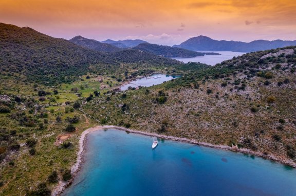 Image of Oracle yacht #8