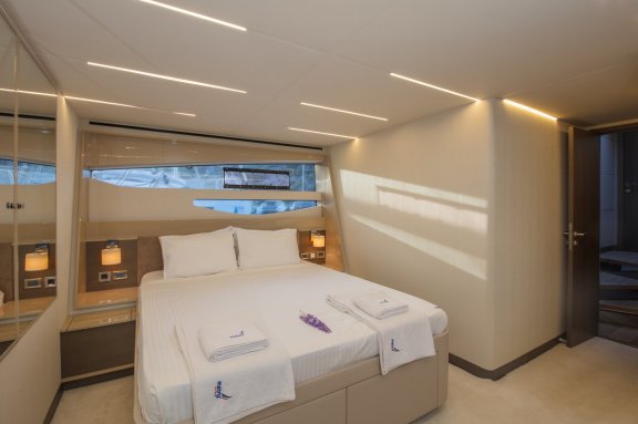 Image of Journey yacht #25