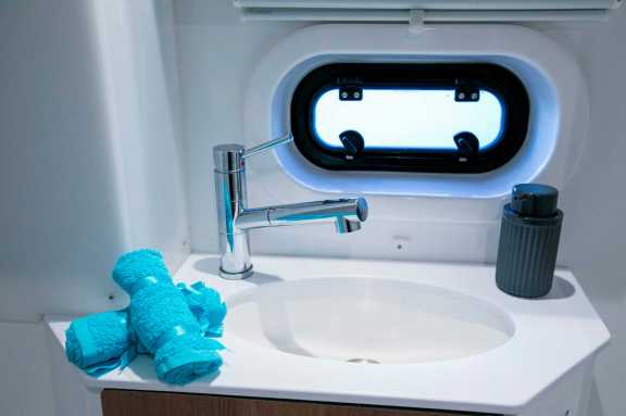 Image of Kos 42.6 yacht #18