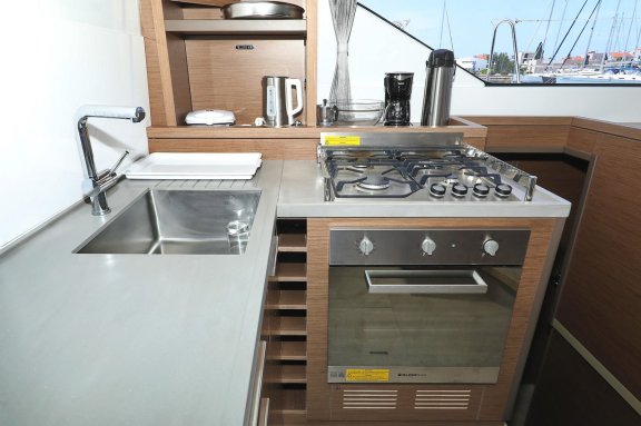 Image of High Life yacht #12