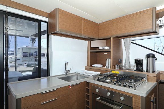 Image of High Life yacht #13