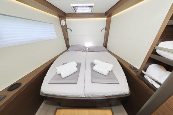 Image of High Life yacht #18