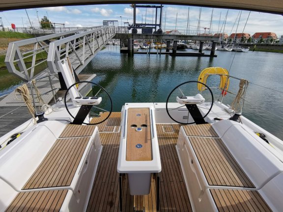 Image of Antares yacht #11