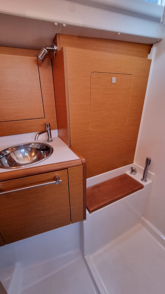 Image of Blue Moon yacht #18